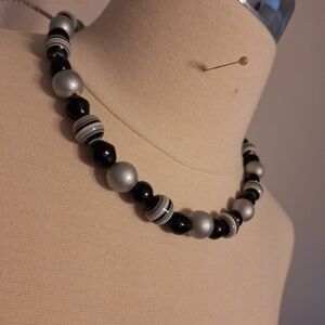 Elegant Black and Silver Beaded Necklace 18"